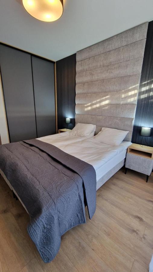 Apartament Salonet Airport & Mtp Skórzewo Esterno foto