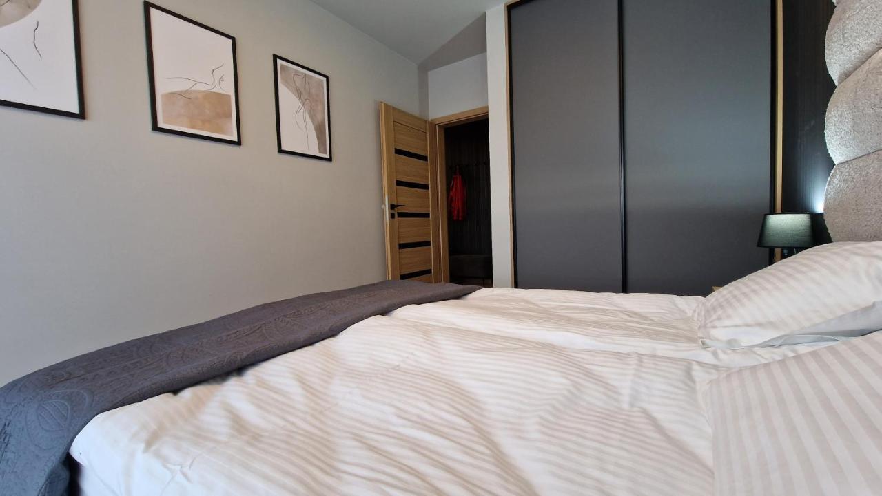 Apartament Salonet Airport & Mtp Skórzewo Esterno foto