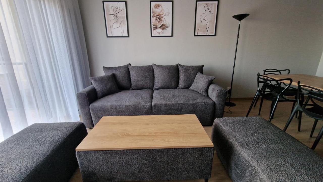 Apartament Salonet Airport & Mtp Skórzewo Esterno foto