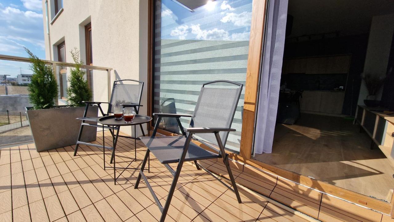 Apartament Salonet Airport & Mtp Skórzewo Esterno foto