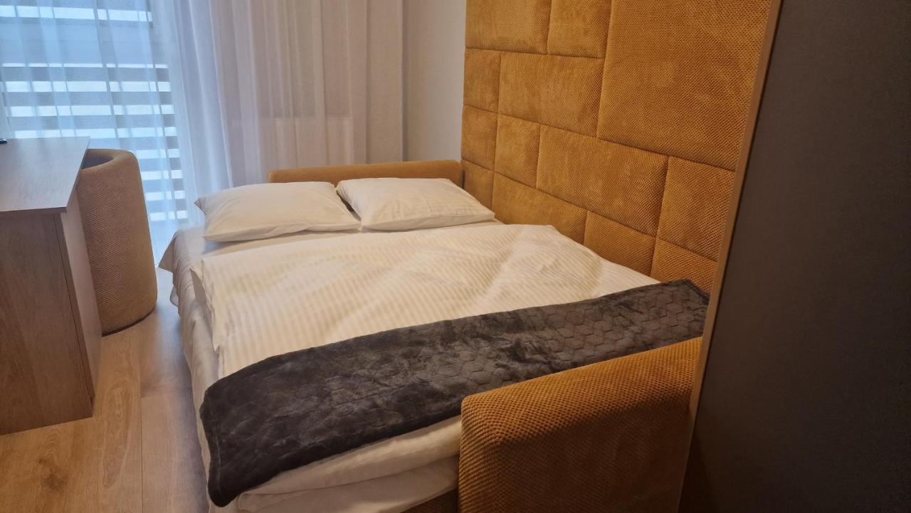 Apartament Salonet Airport & Mtp Skórzewo Esterno foto